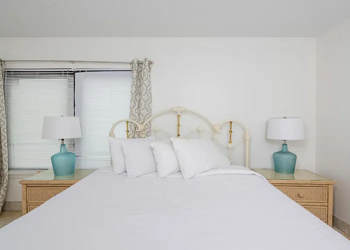 Island Winds East 101 Apartment