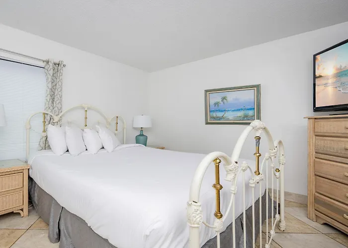 Island Winds East 101 Apartment
