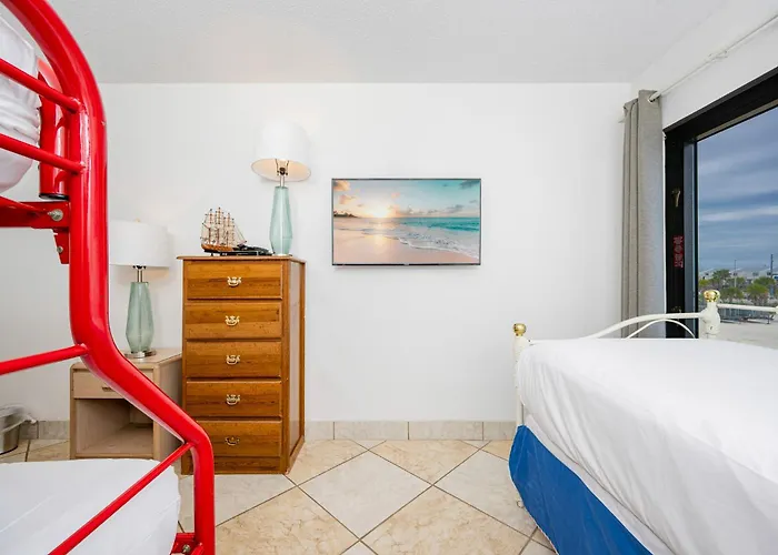 Apartment Island Winds East 101 *