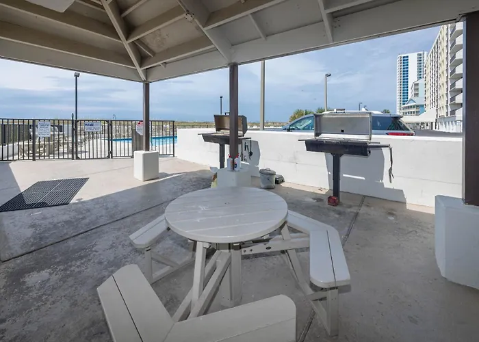 Apartment Island Winds East 101 *