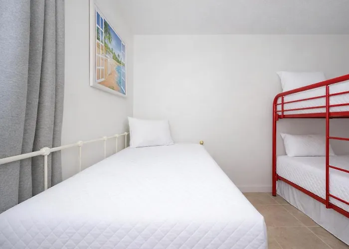 Island Winds East 101 Apartment