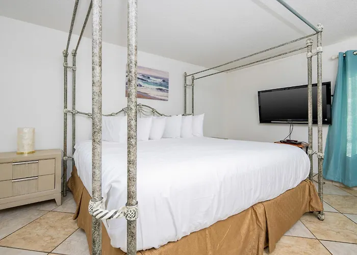 Island Winds East 101 Apartment