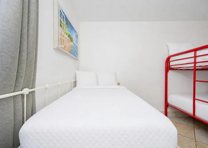 Island Winds East 101 Apartment